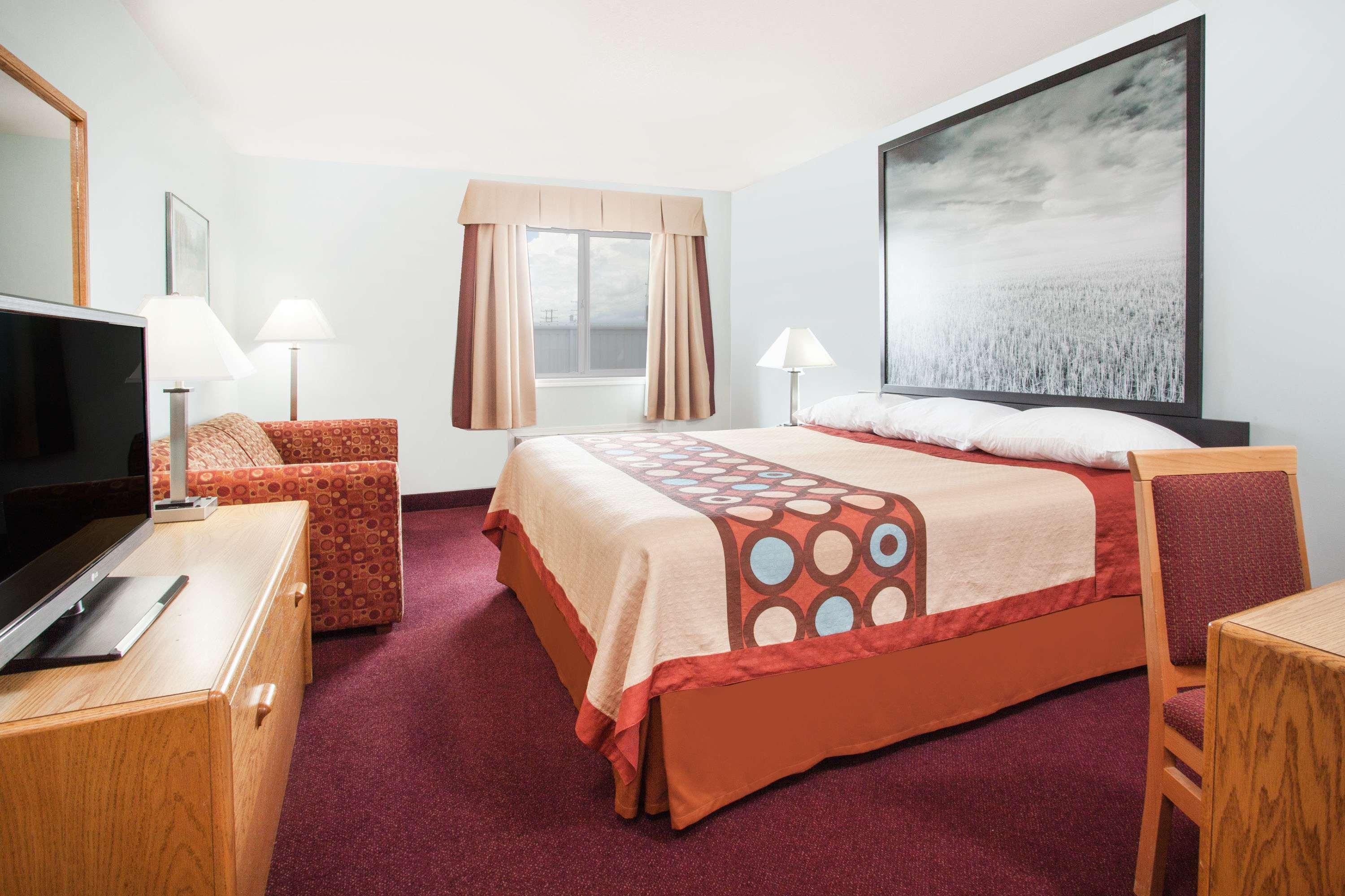 Super 8 By Wyndham Kindersley Extérieur photo