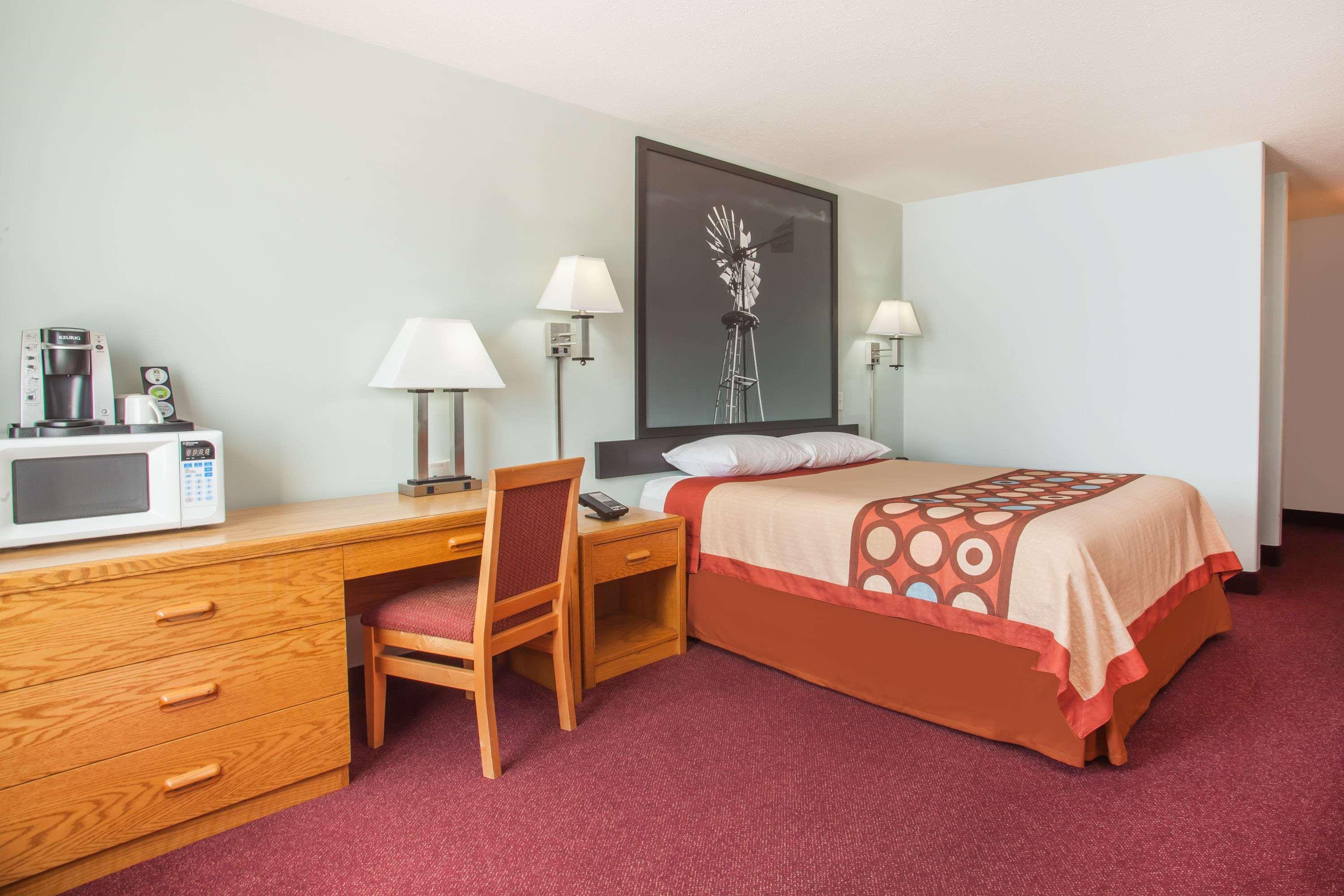 Super 8 By Wyndham Kindersley Extérieur photo