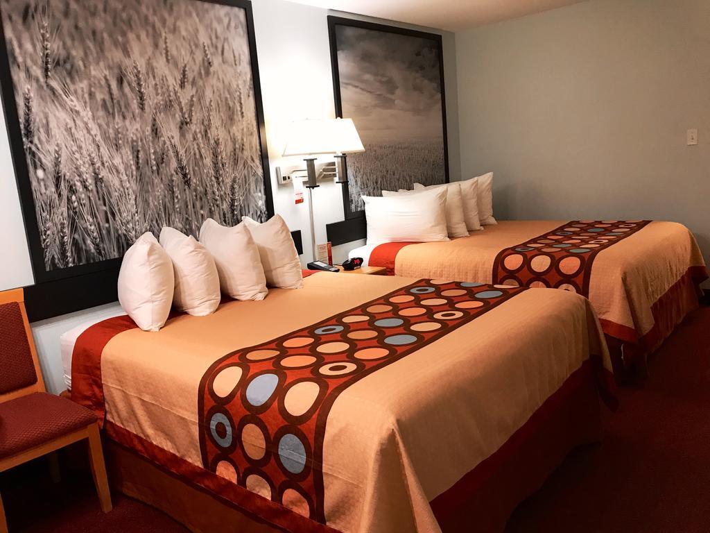 Super 8 By Wyndham Kindersley Extérieur photo