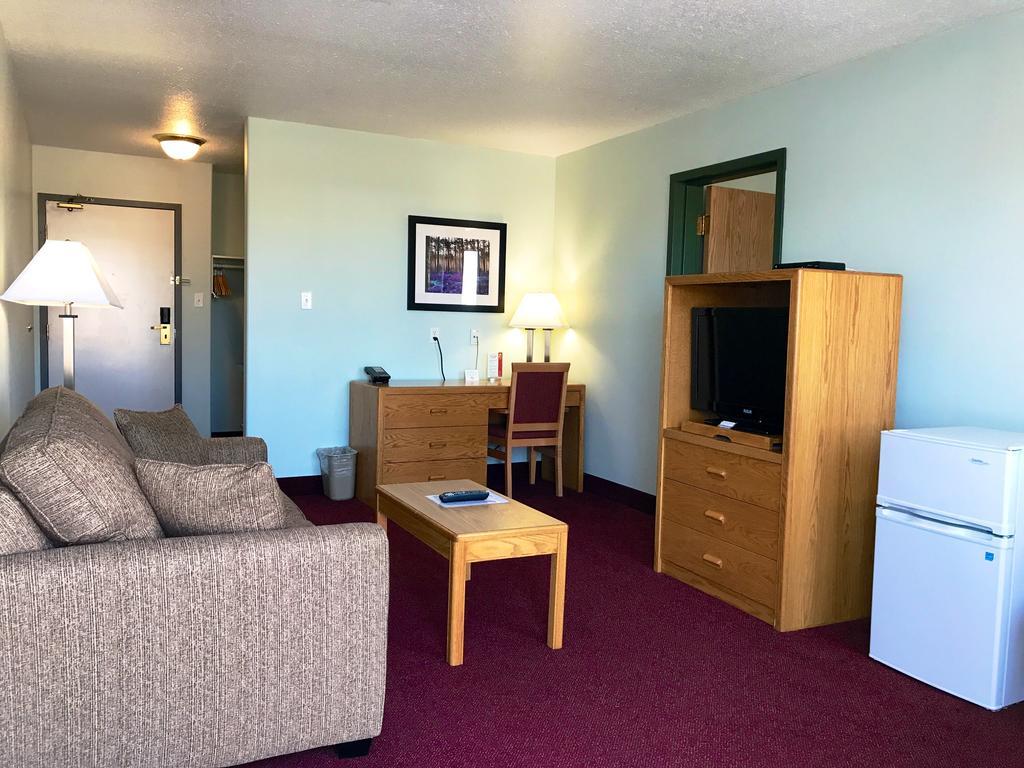 Super 8 By Wyndham Kindersley Extérieur photo