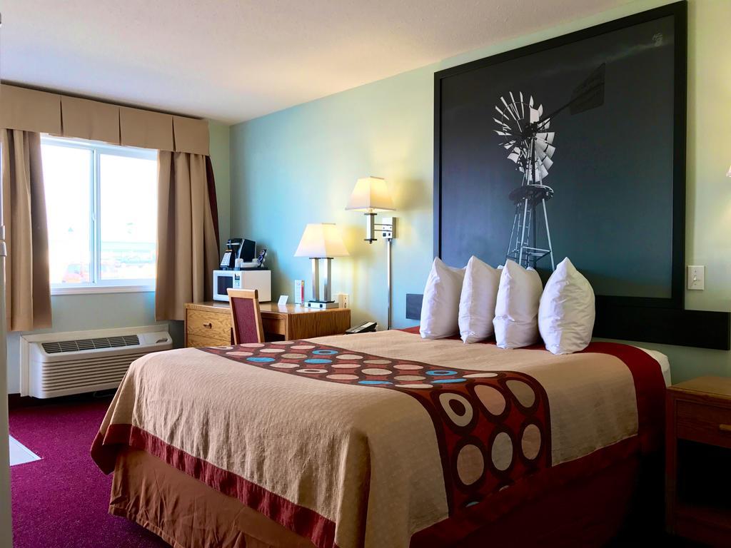 Super 8 By Wyndham Kindersley Extérieur photo