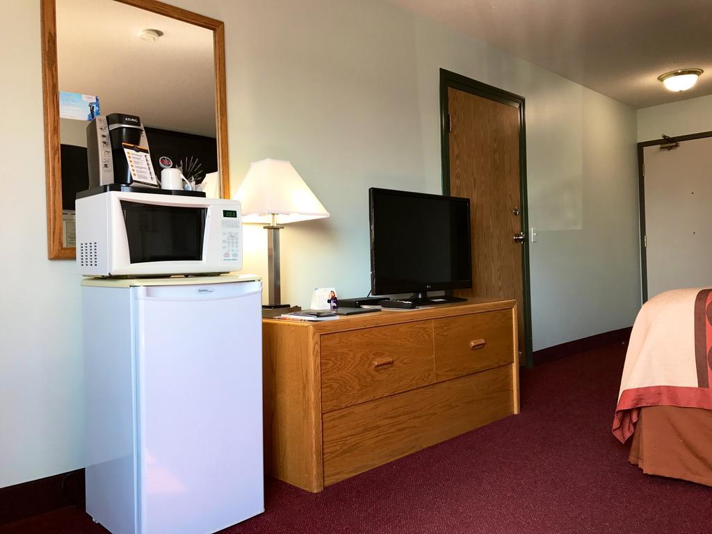 Super 8 By Wyndham Kindersley Extérieur photo