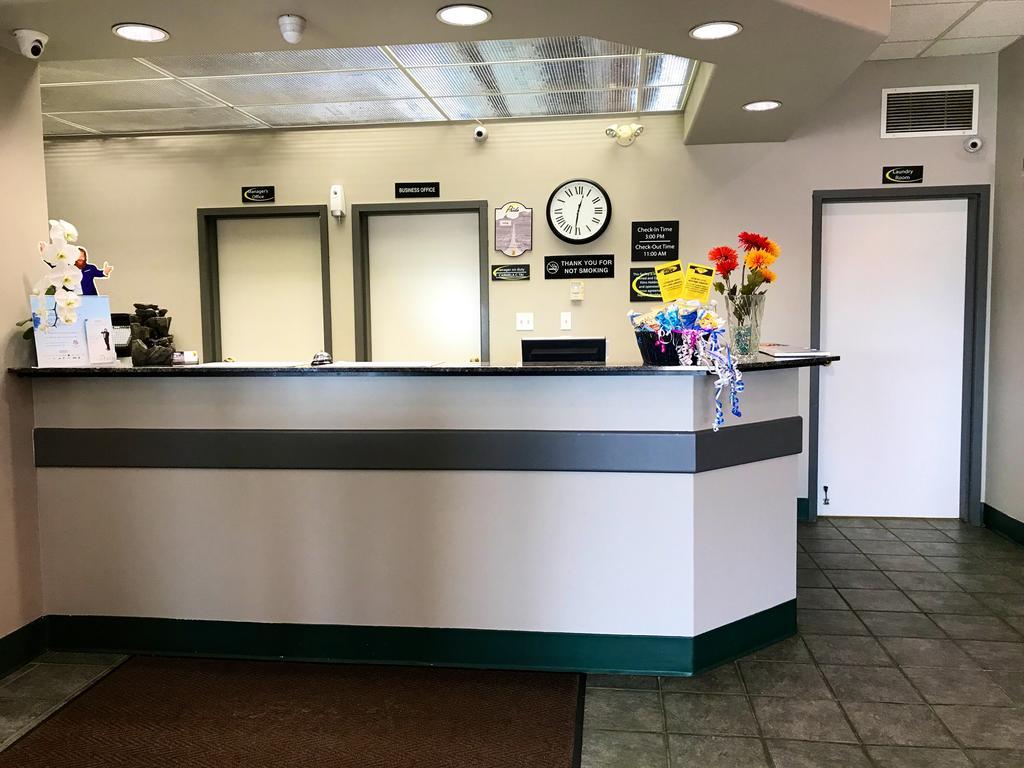Super 8 By Wyndham Kindersley Extérieur photo