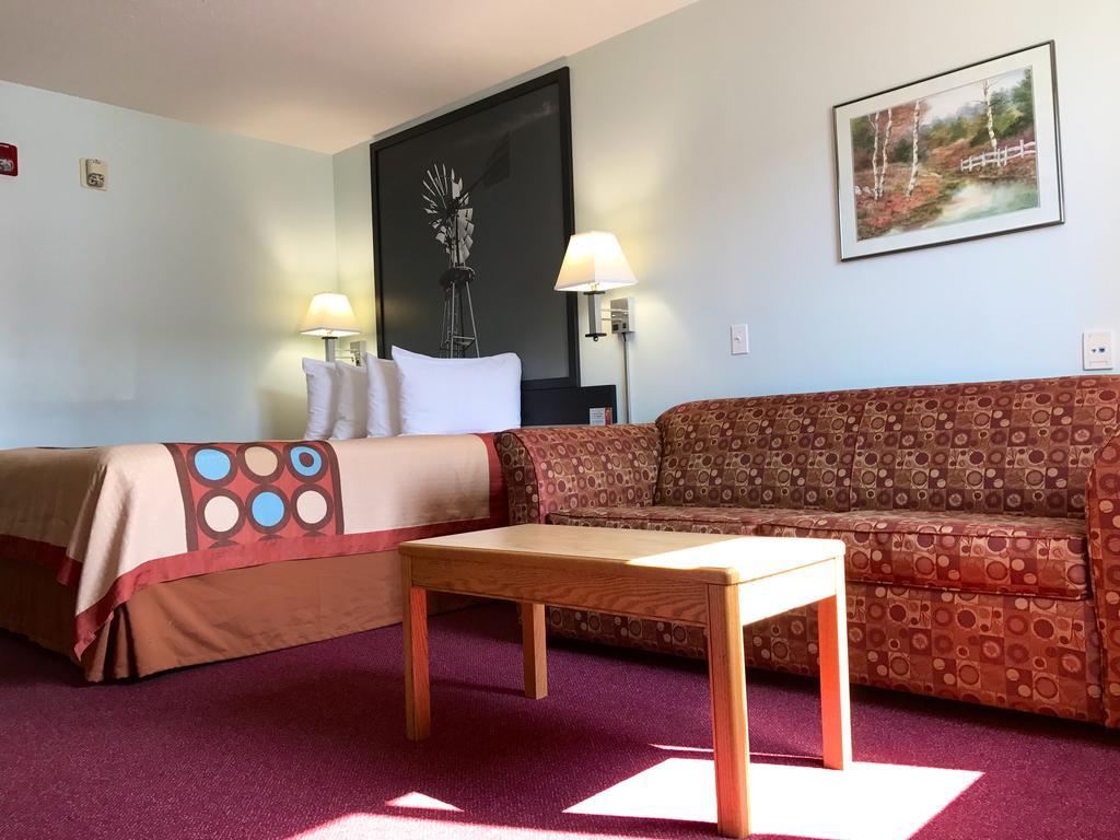 Super 8 By Wyndham Kindersley Extérieur photo