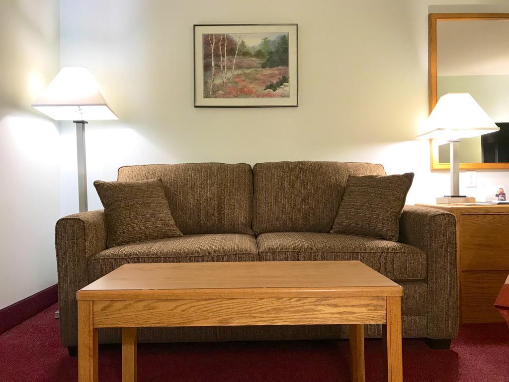 Super 8 By Wyndham Kindersley Extérieur photo