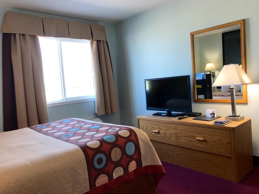 Super 8 By Wyndham Kindersley Extérieur photo