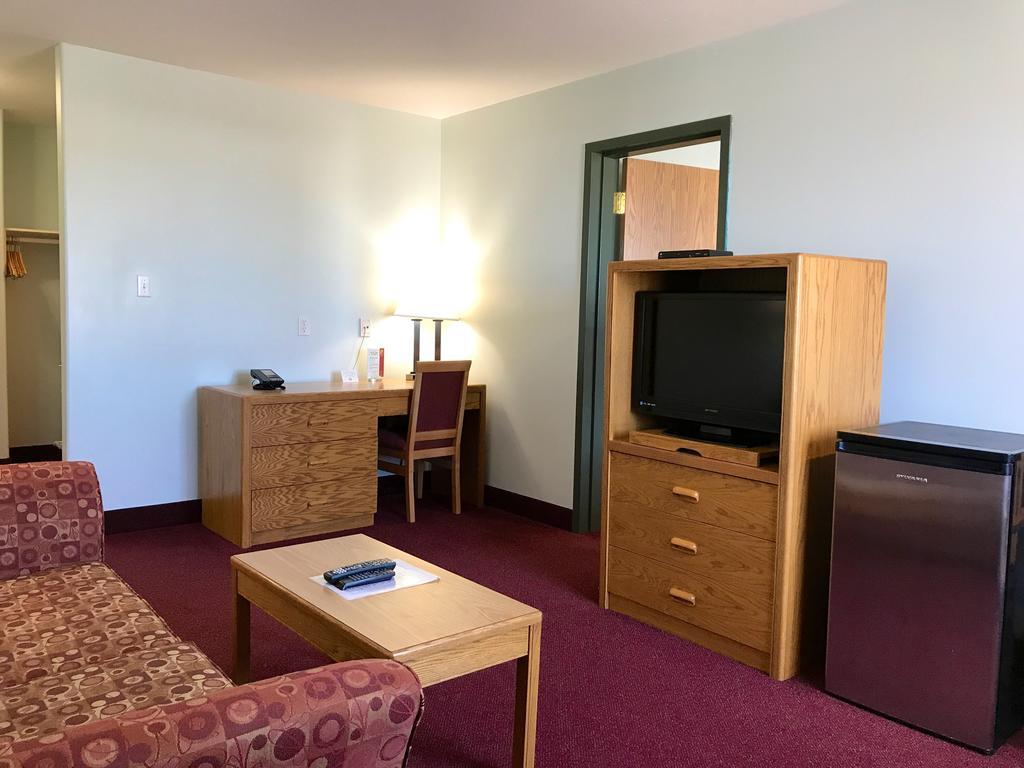 Super 8 By Wyndham Kindersley Extérieur photo
