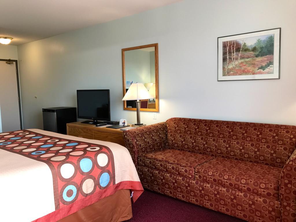 Super 8 By Wyndham Kindersley Extérieur photo
