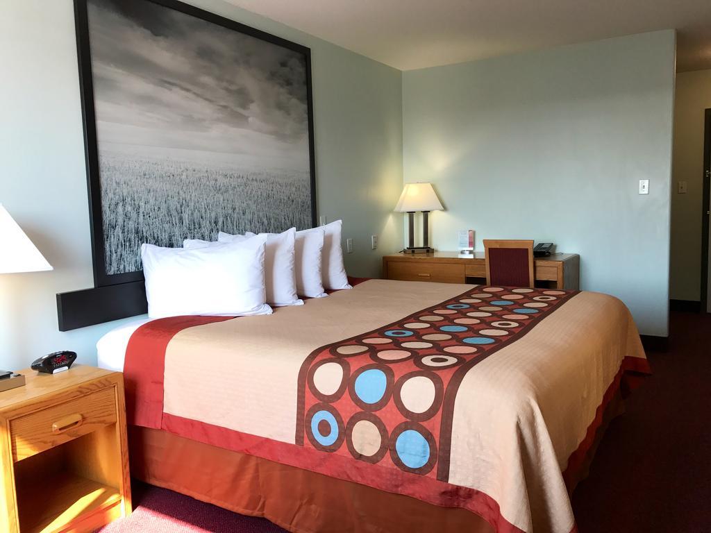 Super 8 By Wyndham Kindersley Extérieur photo