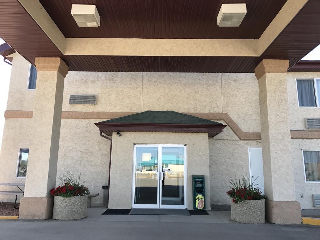 Super 8 By Wyndham Kindersley Extérieur photo