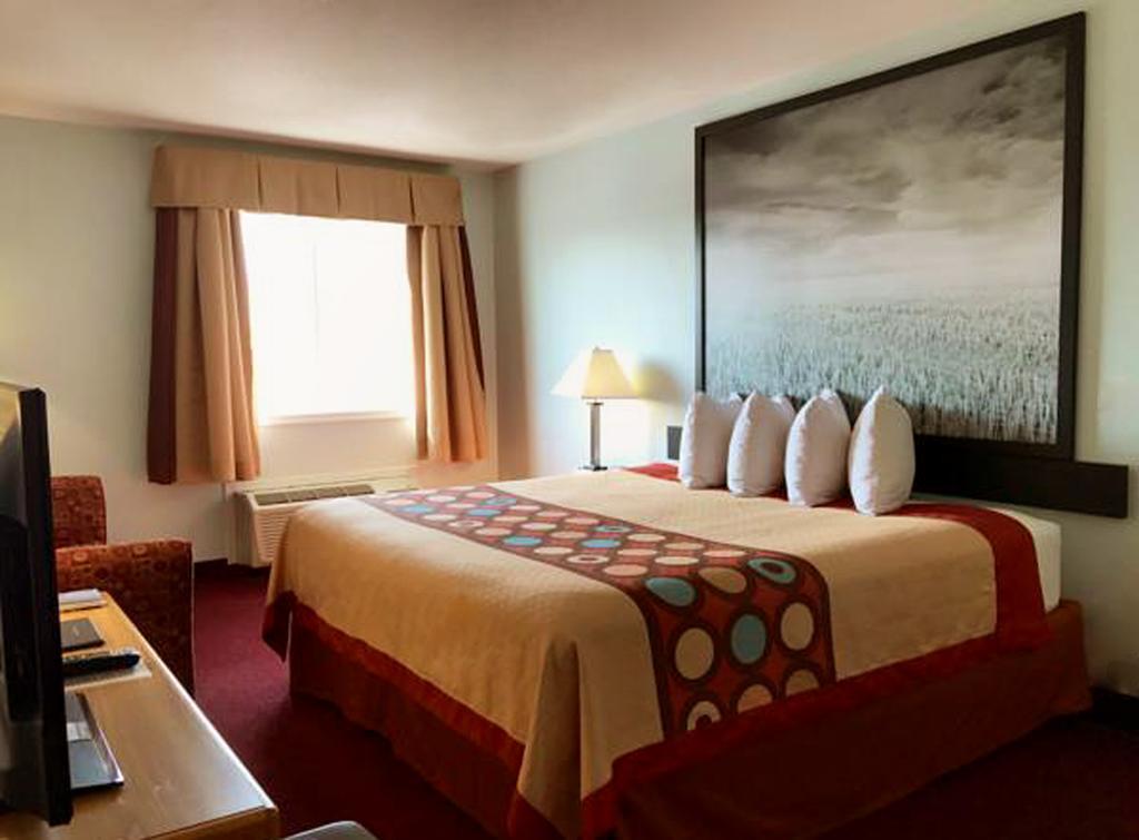 Super 8 By Wyndham Kindersley Extérieur photo